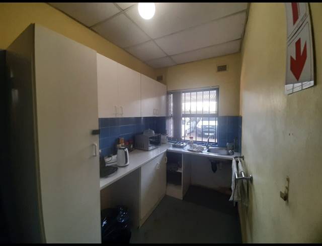 1,660M² INDUSTRIAL YARD TO LET IN WESTMEAD